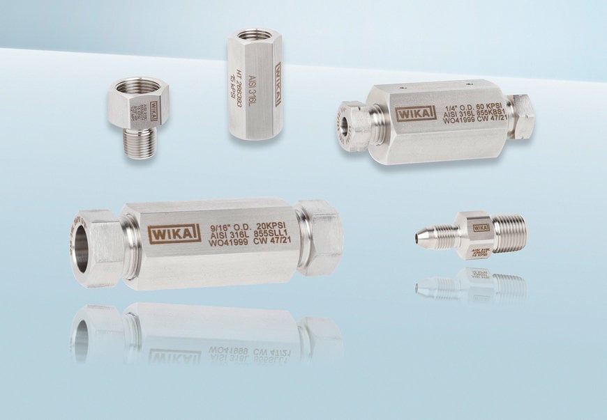 Adapters and couplings for high-pressure applications